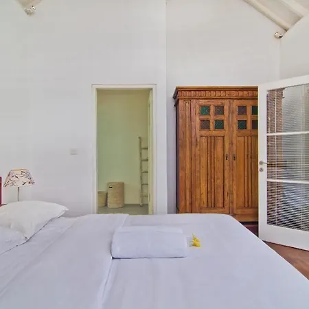 Batu Bolong Residence